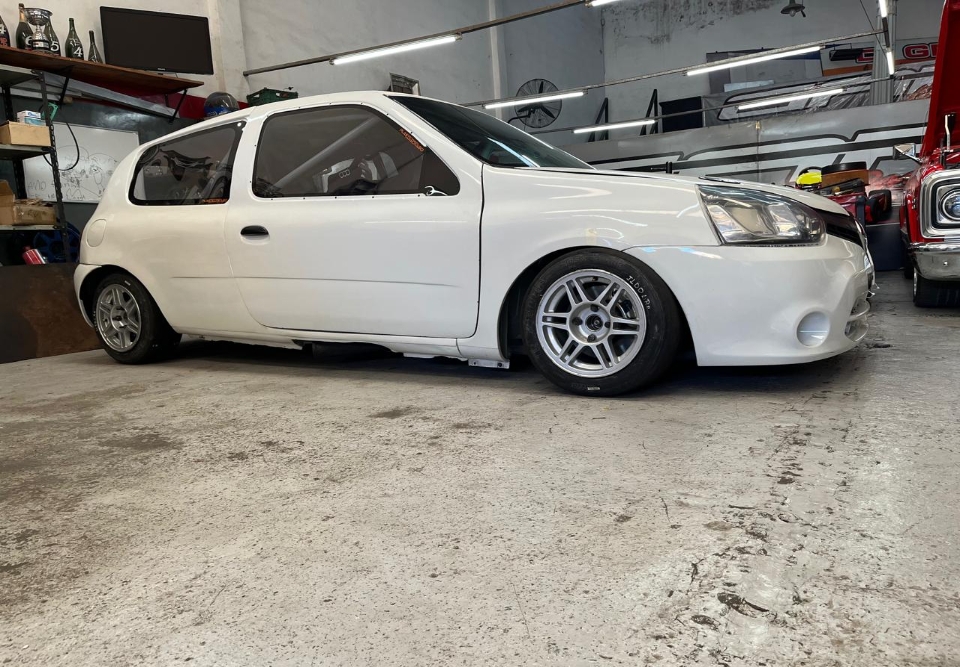 MAXI GARABELLO, DE REGRESO EN LA CLASE TRES CON MARTÍN LESTON COMO INVITADO.