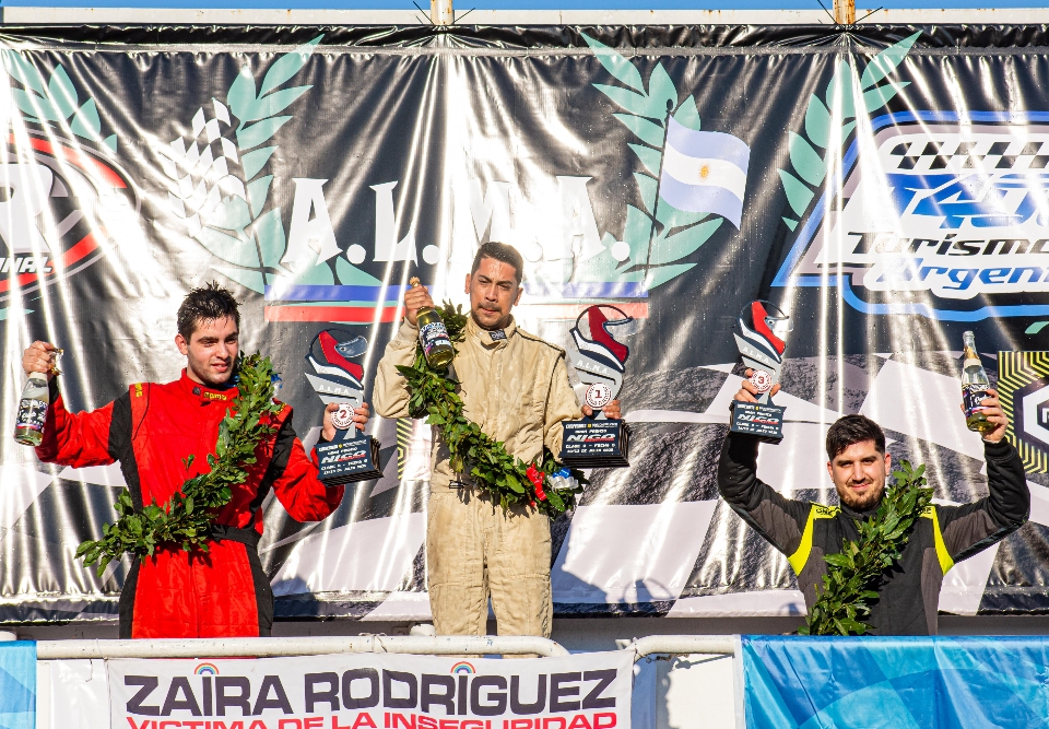 IBARRA VOLVIÓ Y LE PUSO SUSPENSO A LA CLASE TRES
