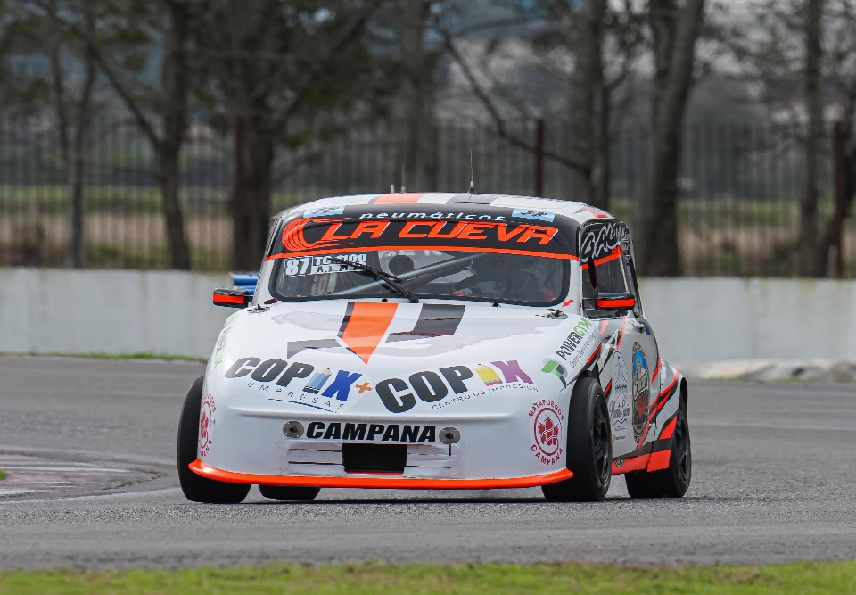 OMAR KANNEMANN SIGUE TRABAJANDO Y EVOLUCIONANDO EN TC 1100