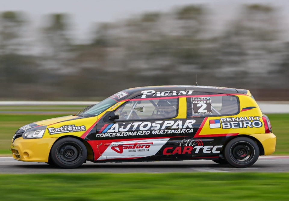 EL LIDER DE LA CLASE TRES SE REENCUENTRA CON 9 DE JULIO